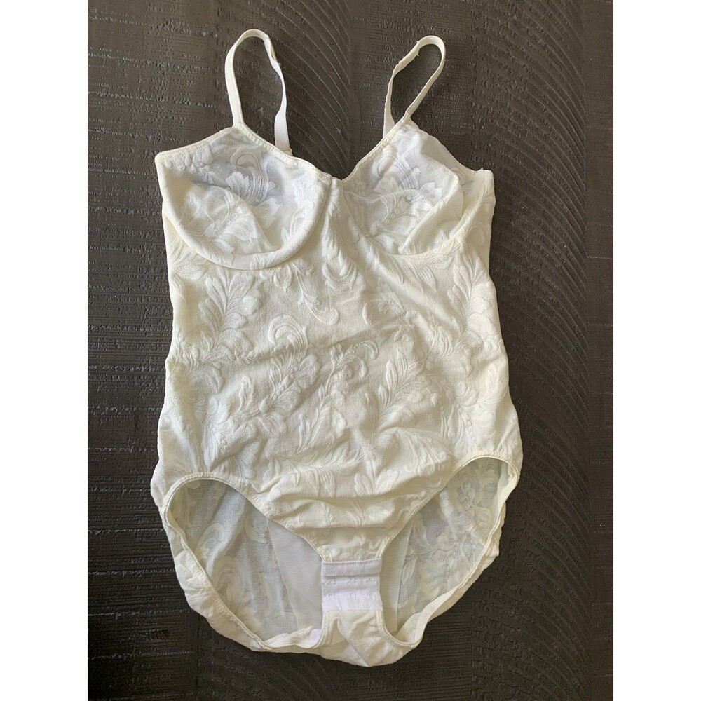 VNT Olga Lace Bodysuit White 38 B Syle 43084 60s/70s